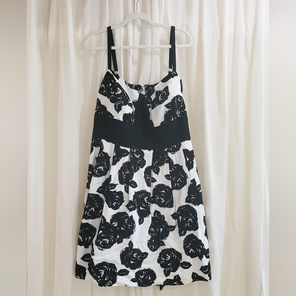 Torrid spaghetti strap black rose dress